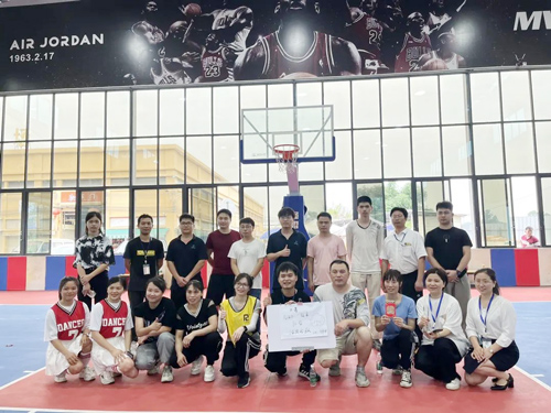 快乐运动，，高效事情——冰球突破十五周年庆趣味运动会